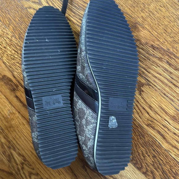 Brown women’s Coach shoes in great condition. sz 8M - Picture 2 of 6